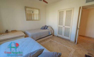 Vive el lujo frente al mar en Club Playamar I: comodidad, estilo y acceso directo a la playa