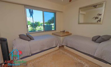 Vive el lujo frente al mar en Club Playamar I: comodidad, estilo y acceso directo a la playa