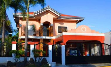 RFOHouse and Lot For Sale with 5 Bedrooms and 2 Car Garage in Filinvest Quezon City PH2607