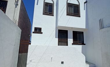 Bonita casa REICEN REMODELADA en Col. Encinos de la Silla (Zona Guadalupe)