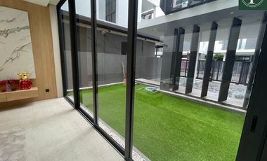 A beautiful 4 bedrooms single house with fully furnished for sale at Urban Reserve Motorway-Rama 9