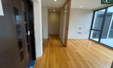 A beautiful 4 bedrooms single house with fully furnished for sale at Urban Reserve Motorway-Rama 9