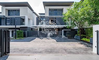 A beautiful 4 bedrooms single house with fully furnished for sale at Urban Reserve Motorway-Rama 9