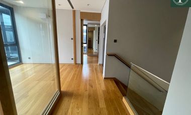 A beautiful 4 bedrooms single house with fully furnished for sale at Urban Reserve Motorway-Rama 9