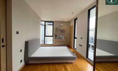 A beautiful 4 bedrooms single house with fully furnished for sale at Urban Reserve Motorway-Rama 9