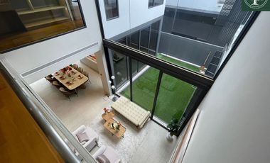 A beautiful 4 bedrooms single house with fully furnished for sale at Urban Reserve Motorway-Rama 9