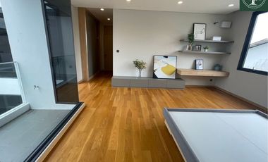 A beautiful 4 bedrooms single house with fully furnished for sale at Urban Reserve Motorway-Rama 9