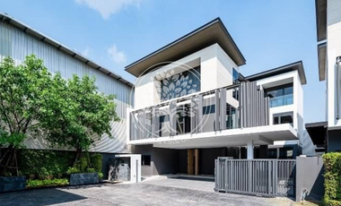 A beautiful 4 bedrooms single house with fully furnished for sale at Urban Reserve Motorway-Rama 9