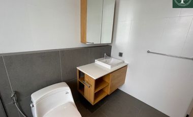A beautiful 4 bedrooms single house with fully furnished for sale at Urban Reserve Motorway-Rama 9