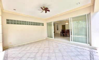 4 Bedroom Unfurnished House with Pool in North Town