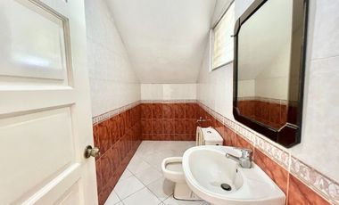 4 Bedroom Unfurnished House with Pool in North Town