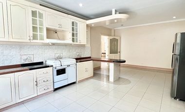 4 Bedroom Unfurnished House with Pool in North Town