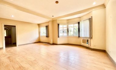 4 Bedroom Unfurnished House with Pool in North Town