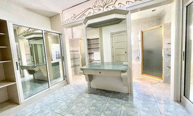 4 Bedroom Unfurnished House with Pool in North Town