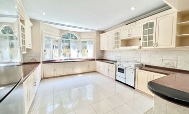 4 Bedroom Unfurnished House with Pool in North Town