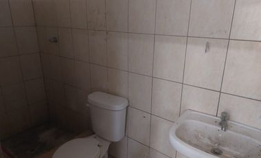 Galpón de alquiler en Complejo de Bodegas, Ave Barcelona, 422 m2.