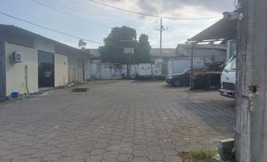 Galpón de alquiler en Complejo de Bodegas, Ave Barcelona, 422 m2.