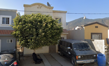 Casa en Remate Bancario en Villas del Sol, Ensenada, BC. (65% Debajo de su valor comercial, Solo recursos propios, Unica Oportunidad)