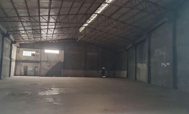 1,600 sqm Warehouse  for Rent  in Quirino Highway, Quezon City