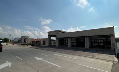 Centro comercial nuevo entrada a fracc lucerna