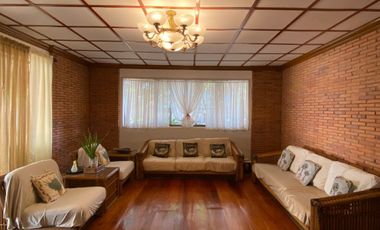 NEWLY RENOVATED HOUSE FOR SALE IN ALABANG HILLS - CORNER PROPERTY