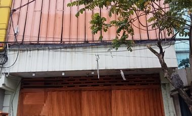 Disewakan Ruko 3,5 lantai di Undaan Wetan,Surabaya Pusat
