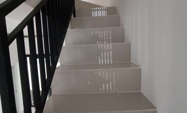 DIJUAL Rumah Premium SIAP HUNI PERUMAHAN 2 Lantai 3 KT 5 Menit Pemkot Cimahi Bandung Utara  MURAH