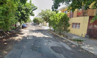 Vive en Elegante y amplia casa en remate en Col. Lomas de San Pedro, Guadalajara, Jalisco!!
