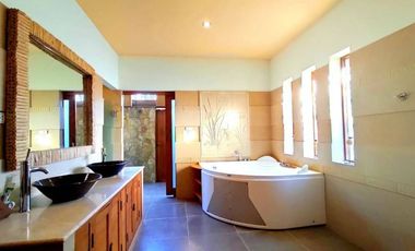 FOR RENT/ SALE Private 4-Bedroom Pool Villa with 360 Degree Mountain View