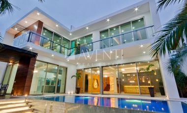 Casa en Venta en los canales en puerto Cancún, Quintana Roo.