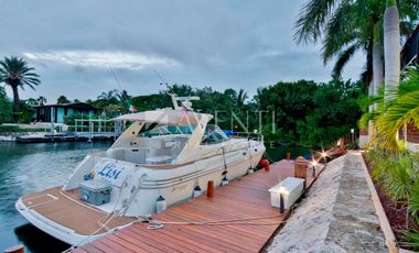 Casa en Venta en los canales en puerto Cancún, Quintana Roo.