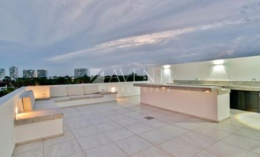 Casa en Venta en los canales en puerto Cancún, Quintana Roo.