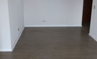 4100 UF , AMPLIO Y ACOGEDOR DEPARTAMENTO UBICADO EN LA FLORIDA 80 Mt2 Totales , 3 DORMITORIOS , 2 Baños 1 En Suite, Walking Closet