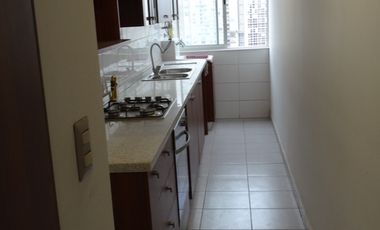 4100 UF , AMPLIO Y ACOGEDOR DEPARTAMENTO UBICADO EN LA FLORIDA 80 Mt2 Totales , 3 DORMITORIOS , 2 Baños 1 En Suite, Walking Closet