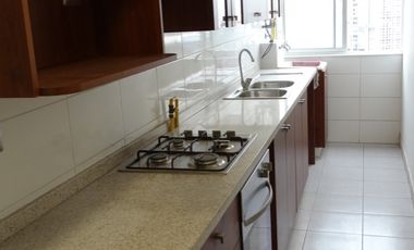 4100 UF , AMPLIO Y ACOGEDOR DEPARTAMENTO UBICADO EN LA FLORIDA 80 Mt2 Totales , 3 DORMITORIOS , 2 Baños 1 En Suite, Walking Closet
