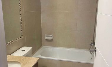 4100 UF , AMPLIO Y ACOGEDOR DEPARTAMENTO UBICADO EN LA FLORIDA 80 Mt2 Totales , 3 DORMITORIOS , 2 Baños 1 En Suite, Walking Closet