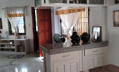 House and Lot in within the center of Bambang