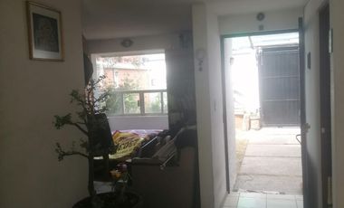 Casa en venta super ubicada. A 5 cuadras de tollocan y 2 de las torres. Salida rápida a México