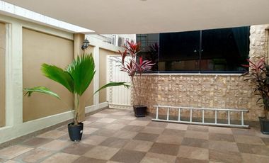 VENDO O ALQUILO VACIA O AMOBLADA VILLA EN LOS PRIMEROS KILOMETROS DE SAMBORONDON