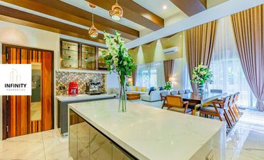 Luxury House in Paranaque