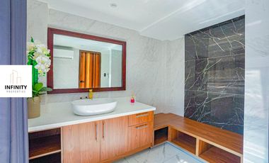 Luxury House in Paranaque