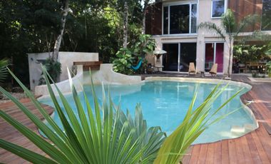 Casa en Cancun con terreno grande en Selva en venta!