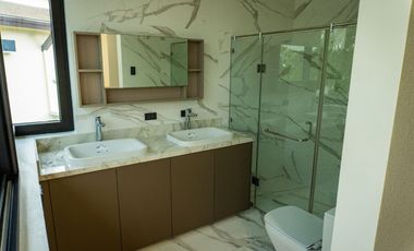 KA - FOR SALE: 6 Bedroom House in Solen Residences, Laguna