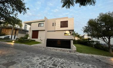 Casa en Venta Bosque de los Lagos con Alberca de Lujo Zona Andares, Zapopan