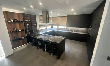 Casa en Venta Bosque de los Lagos con Alberca de Lujo Zona Andares, Zapopan
