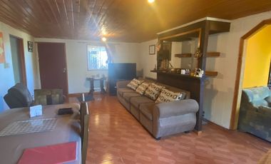SE VENDE CASA CAMPO 5D 2B  TERRENO  EN SANTA RITA , PELARCO-TALCA.