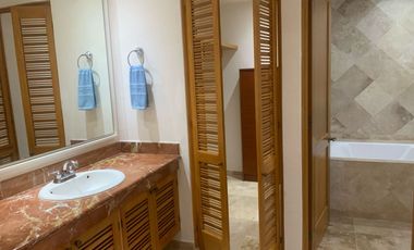 Magnifico y lujoso penthouse en Isla Dorada, zona hotelera Cancun: Ubicacion, conectividad y prestigio