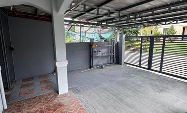 House for Sale / Rent in Golden Glow N2