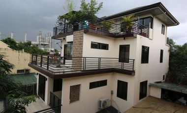 Spacious House and Lot for Sale w/ 5 Bedroom and 7 Car Garage in Tandang Sora PH2296