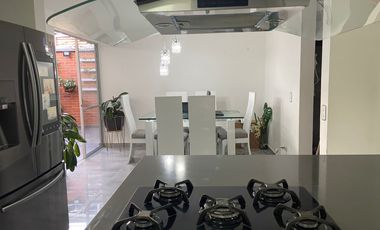 SE VENDE CASA REMODELADA EN CAMPOARAGON